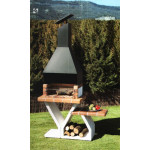 В саду Барбекю SELVA (Argemi)